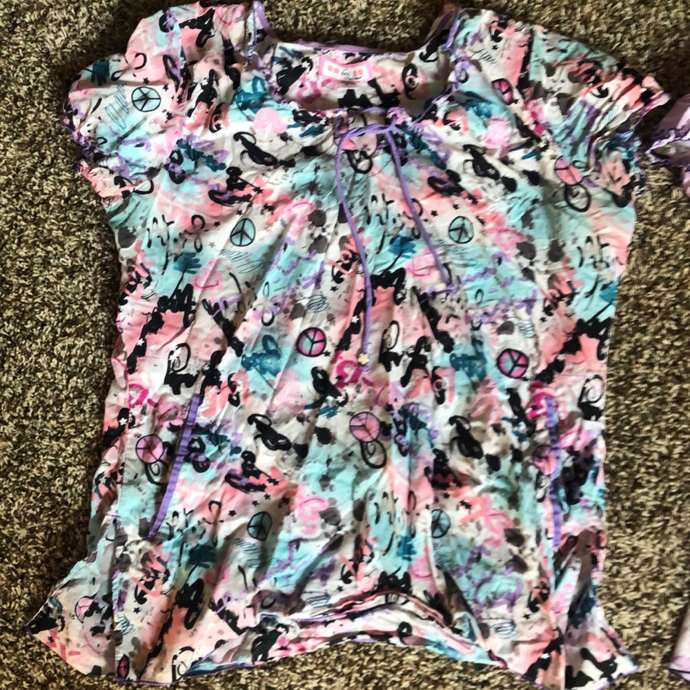 Koi medium scrub top
